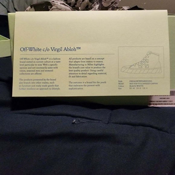 Off-White c/o Virgil Abloh™ - Picture 2 of 8